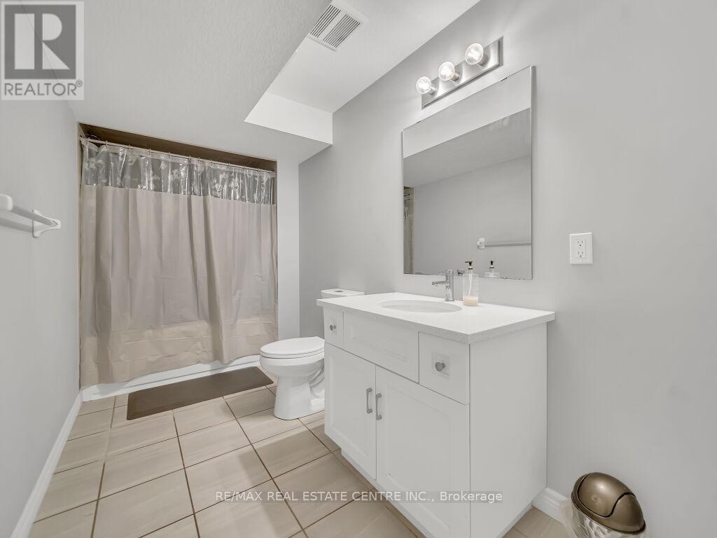 640 Florencedale Crescent, Kitchener, Ontario  N2R 0N4 - Photo 42 - X12445265