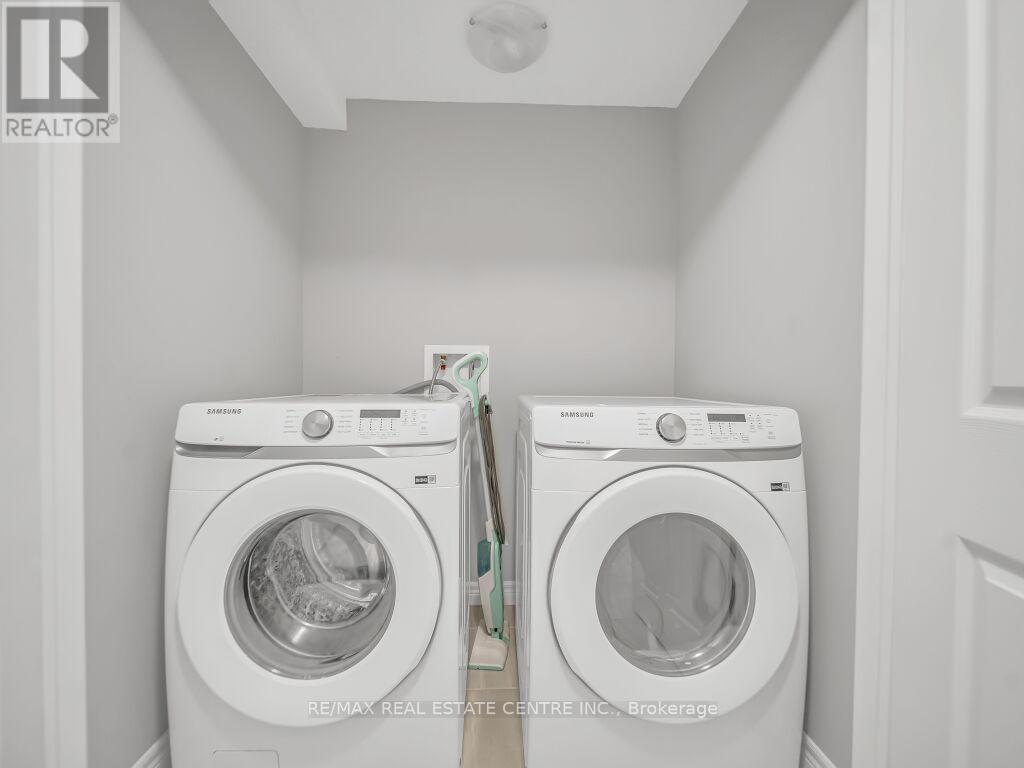 640 Florencedale Crescent, Kitchener, Ontario  N2R 0N4 - Photo 43 - X12445265