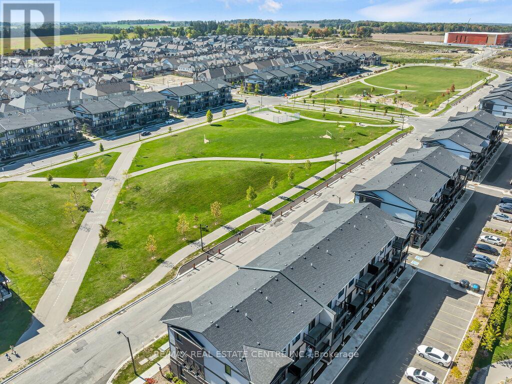 640 Florencedale Crescent, Kitchener, Ontario  N2R 0N4 - Photo 47 - X12445265