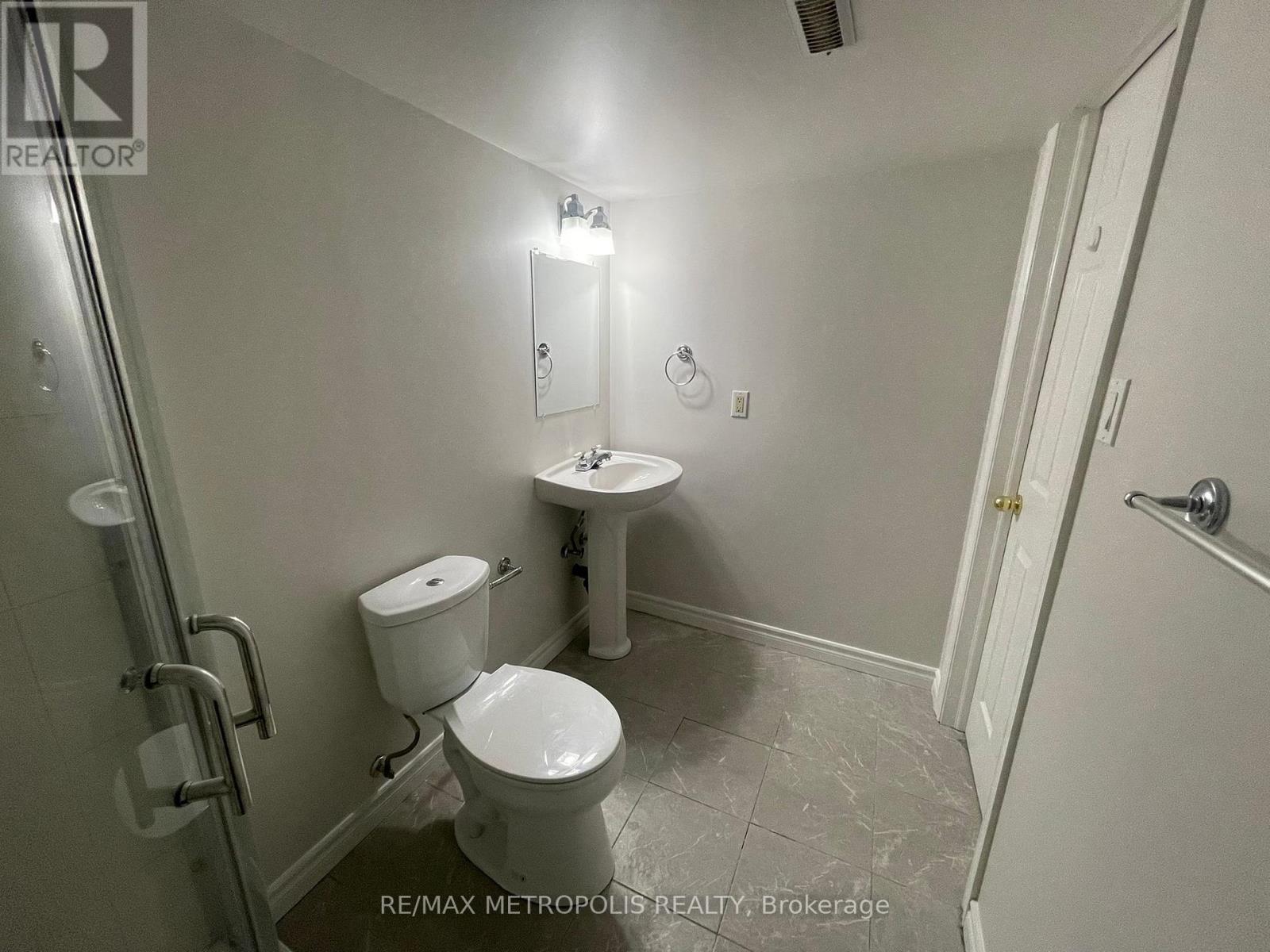 Lower - 58 Whitefoot Crescent, Ajax, Ontario  L1Z 2E2 - Photo 12 - E12649774