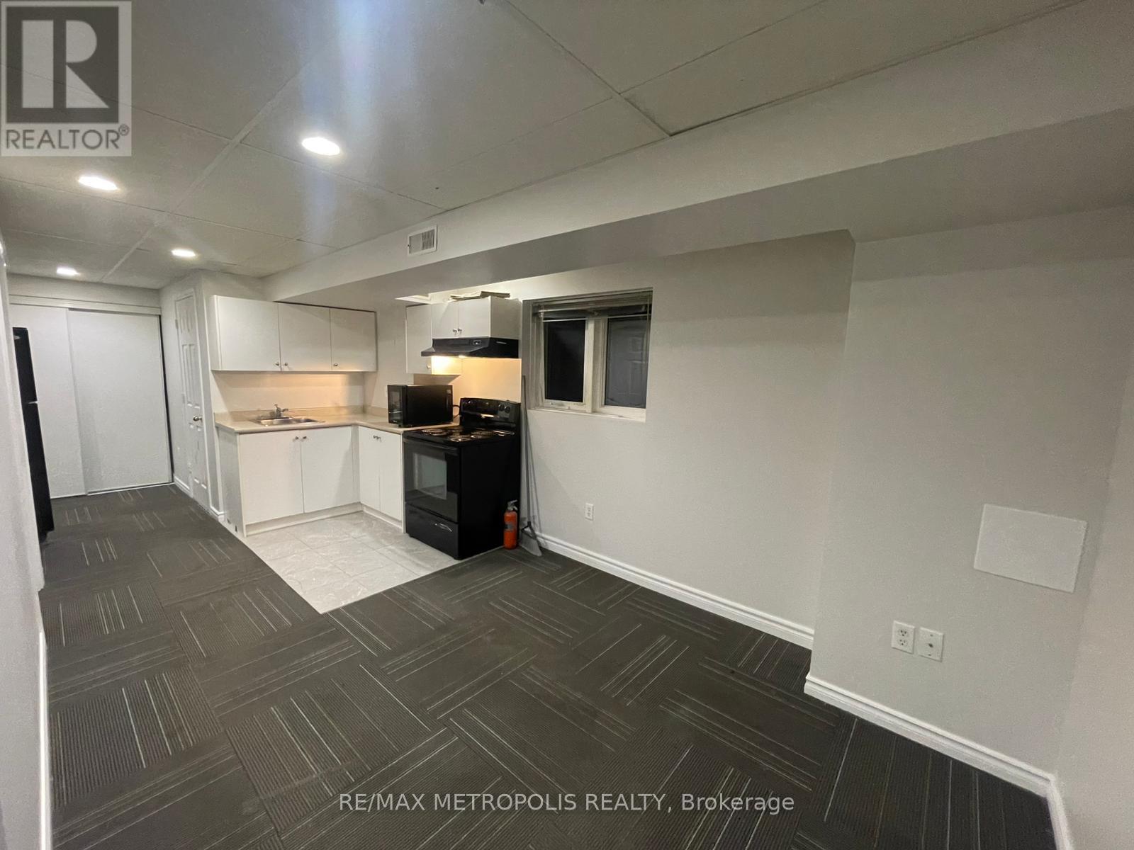 Lower - 58 Whitefoot Crescent, Ajax, Ontario  L1Z 2E2 - Photo 4 - E12649774