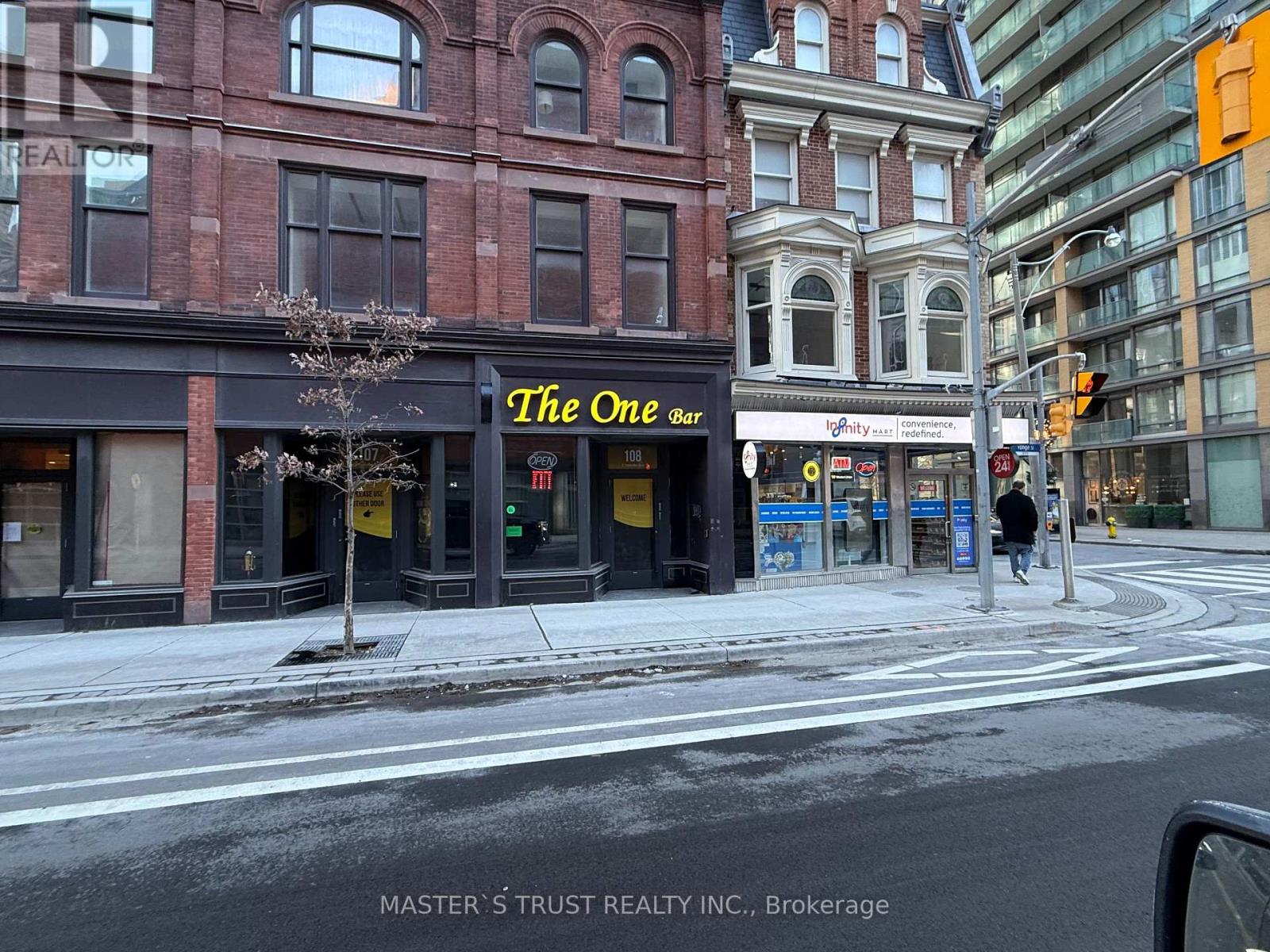 107-108-109 - 1 Yorkville Avenue, Toronto, Ontario  M4W 1L1 - Photo 2 - C12645116