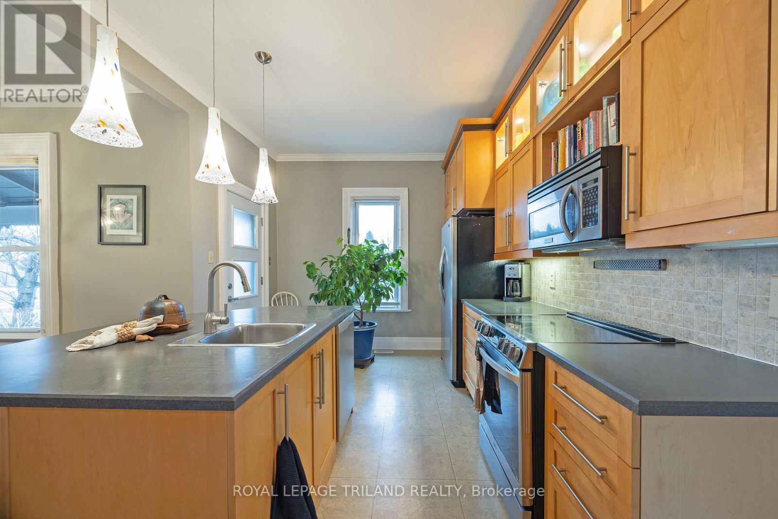 9855 John Street N, Southwold, Ontario  N0L 2E0 - Photo 12 - X12649788