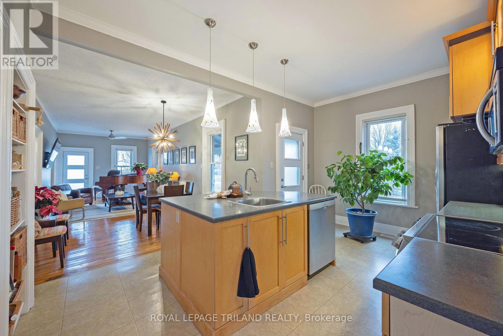 9855 John Street N, Southwold, Ontario  N0L 2E0 - Photo 13 - X12649788