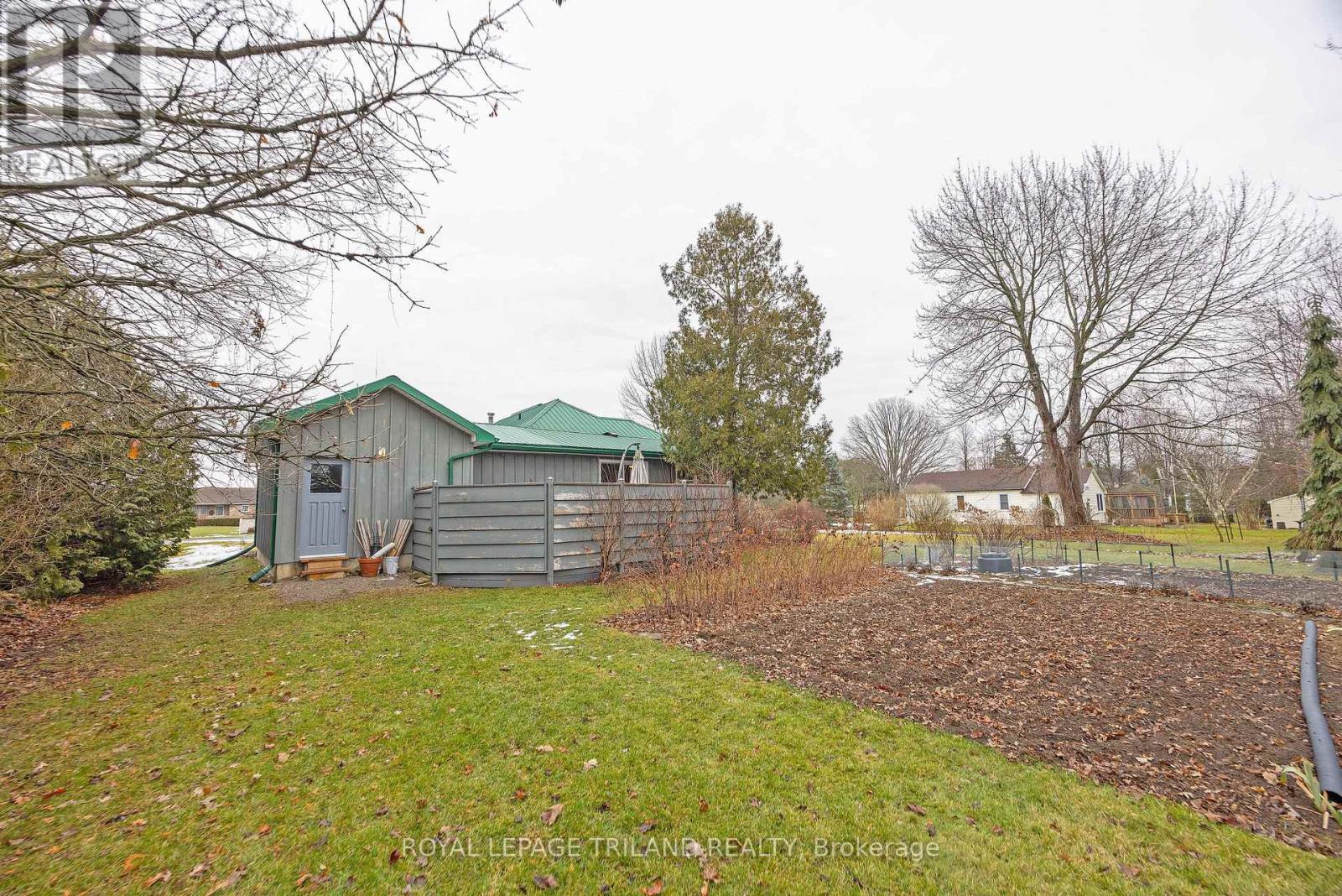 9855 John Street N, Southwold, Ontario  N0L 2E0 - Photo 32 - X12649788