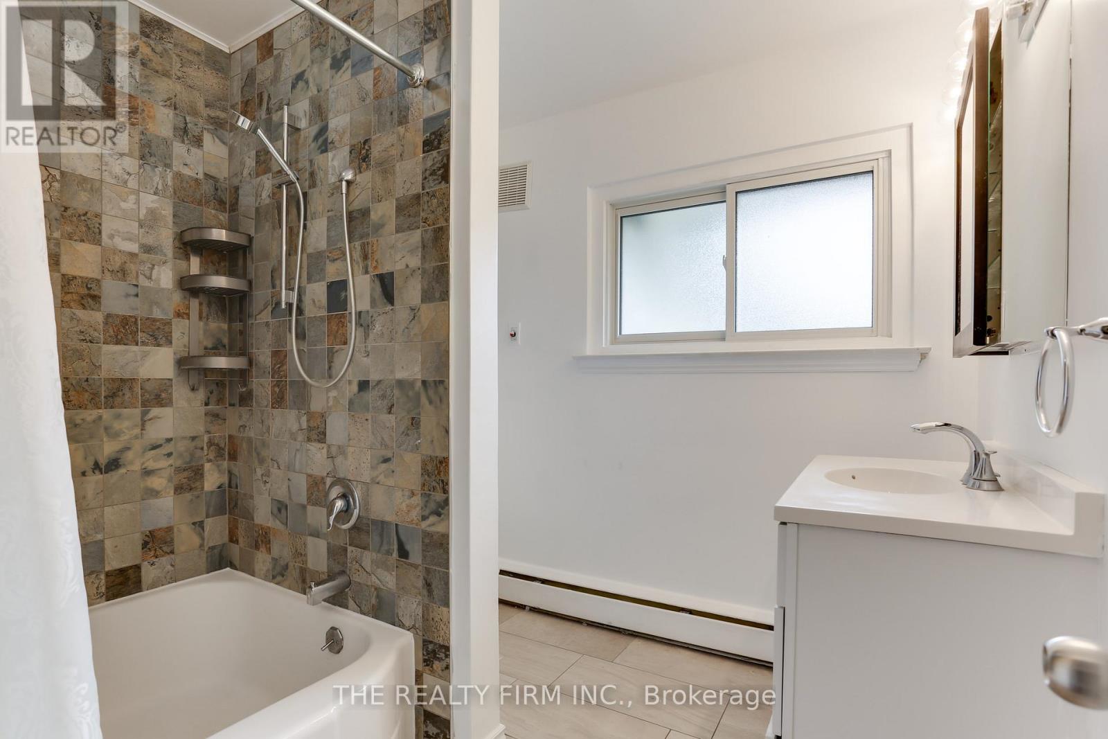 Main - 425 Ridout Street S, London South, Ontario  N6C 4A2 - Photo 17 - X12649798