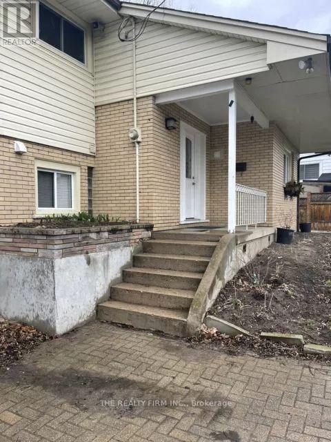 Main - 425 Ridout Street S, London South, Ontario  N6C 4A2 - Photo 2 - X12649798