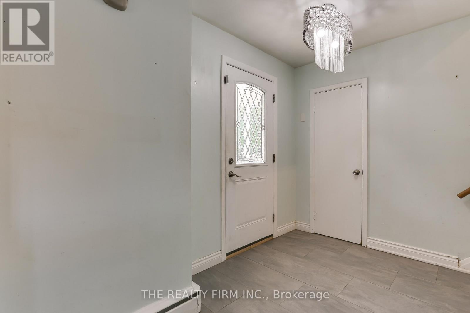 Main - 425 Ridout Street S, London South, Ontario  N6C 4A2 - Photo 4 - X12649798