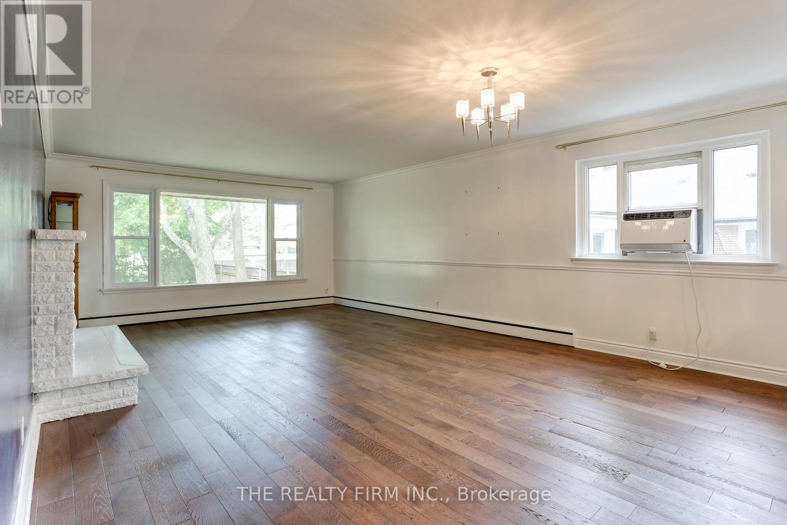 Main - 425 Ridout Street S, London South, Ontario  N6C 4A2 - Photo 5 - X12649798