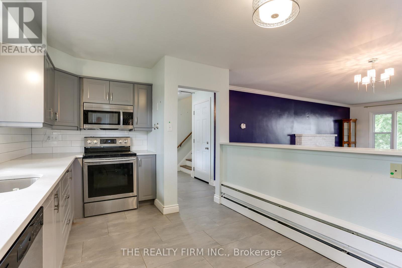 Main - 425 Ridout Street S, London South, Ontario  N6C 4A2 - Photo 9 - X12649798