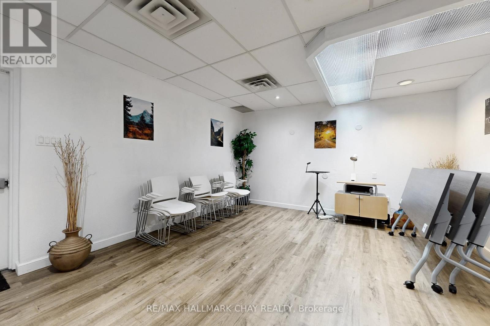 Main - 227 Eagle Street, Newmarket, Ontario  L3Y 1J8 - Photo 10 - N12647784