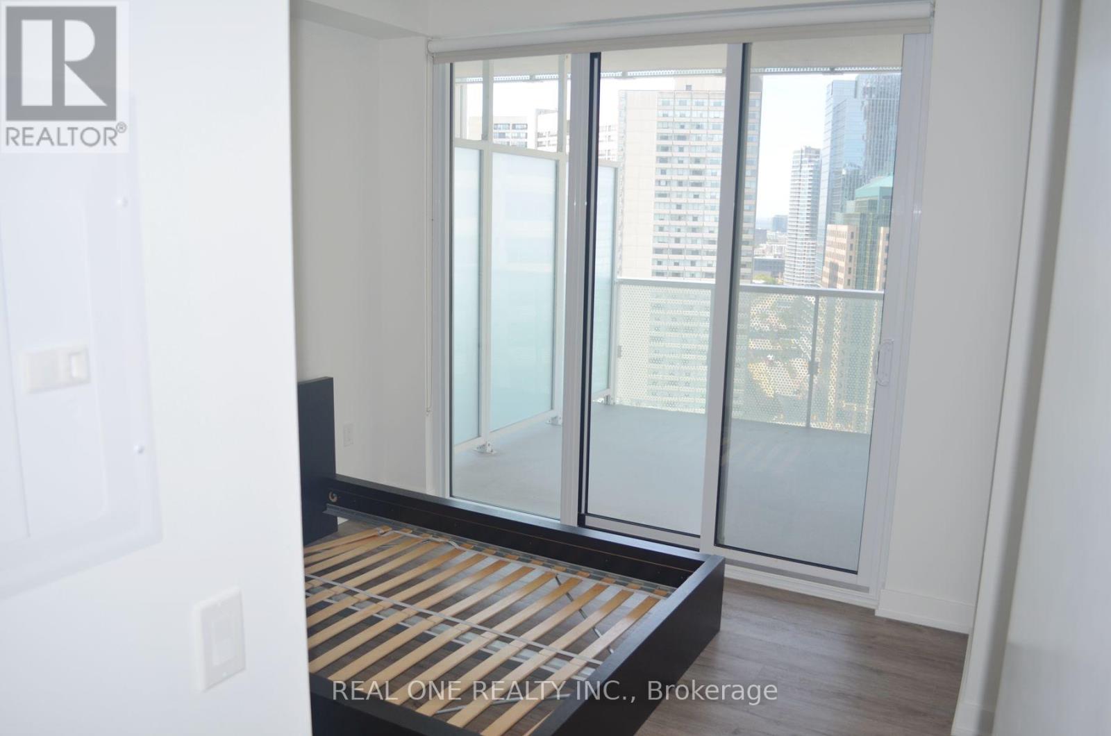 2207 - 15 Queens Quay E, Toronto, Ontario  M5E 0A4 - Photo 14 - C12649794