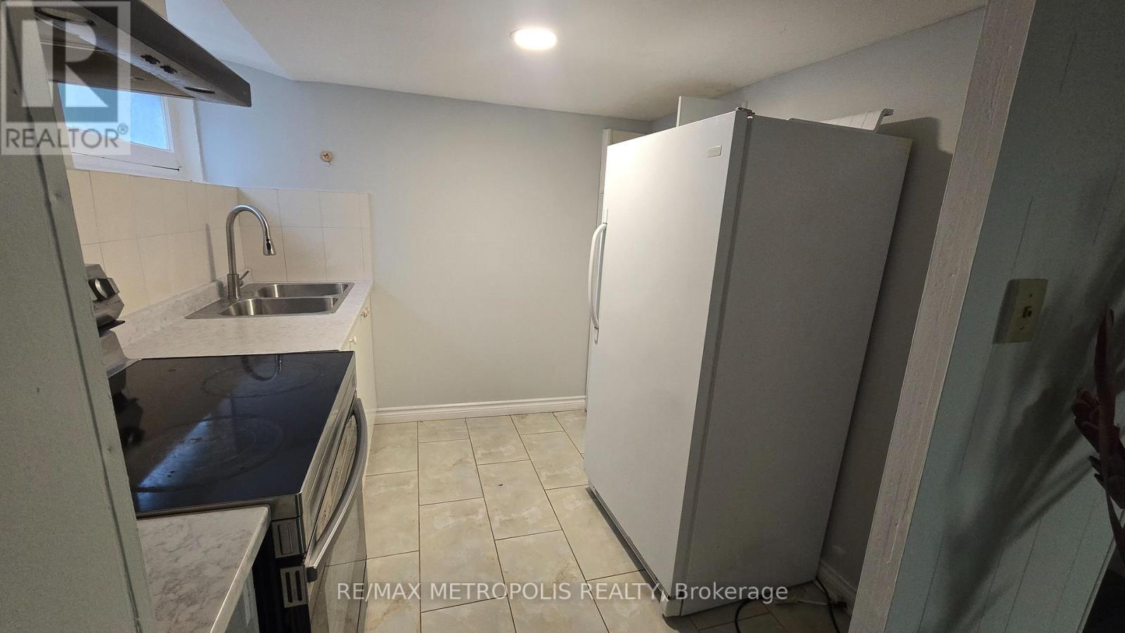 Bsmt - 38 Copping Road, Toronto, Ontario  M1G 3J8 - Photo 5 - E12649792