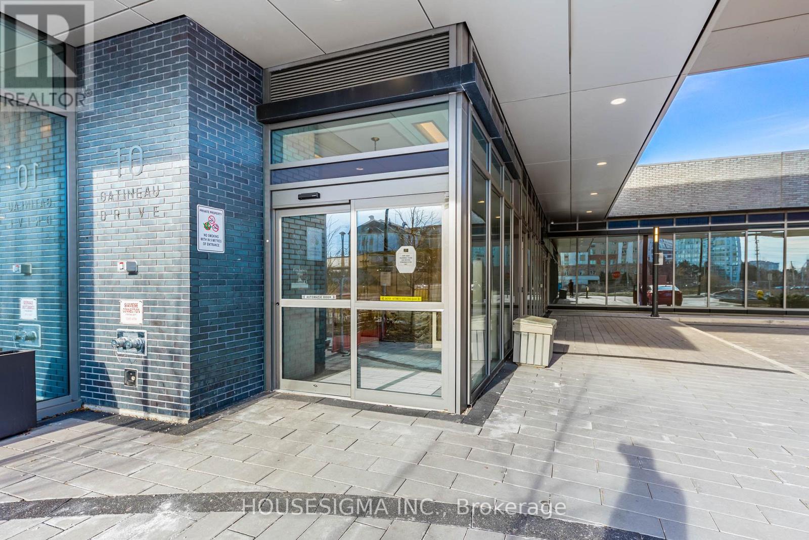 708 - 10 Gatineau Drive, Vaughan, Ontario  L4J 0L2 - Photo 2 - N12649806