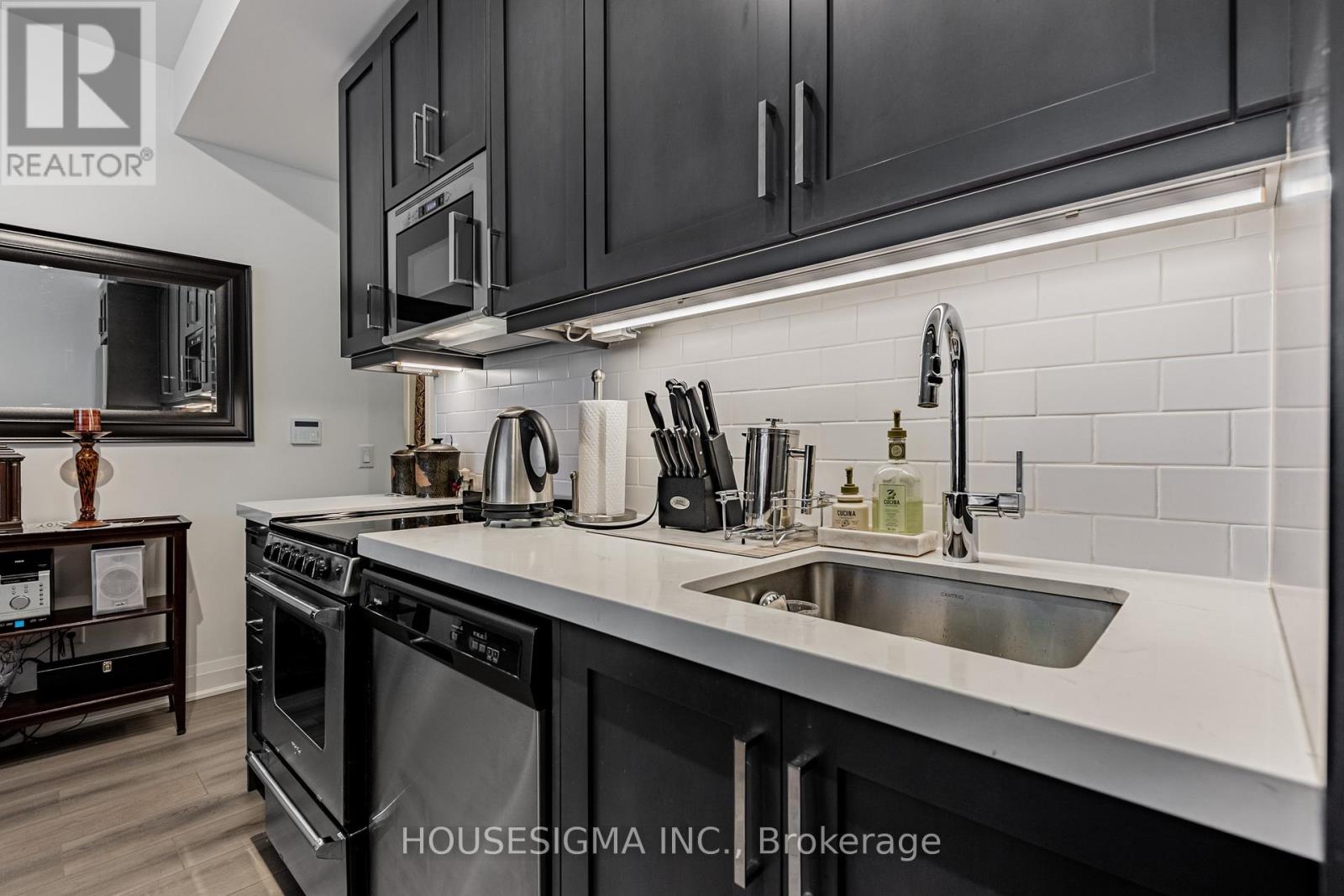 708 - 10 Gatineau Drive, Vaughan, Ontario  L4J 0L2 - Photo 6 - N12649806