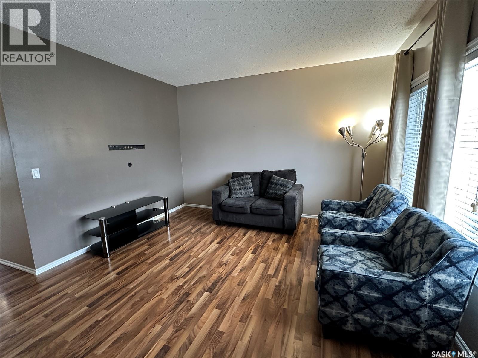 110 Lynd Crescent, Saskatoon, Saskatchewan  S7T 0G9 - Photo 2 - SK025343