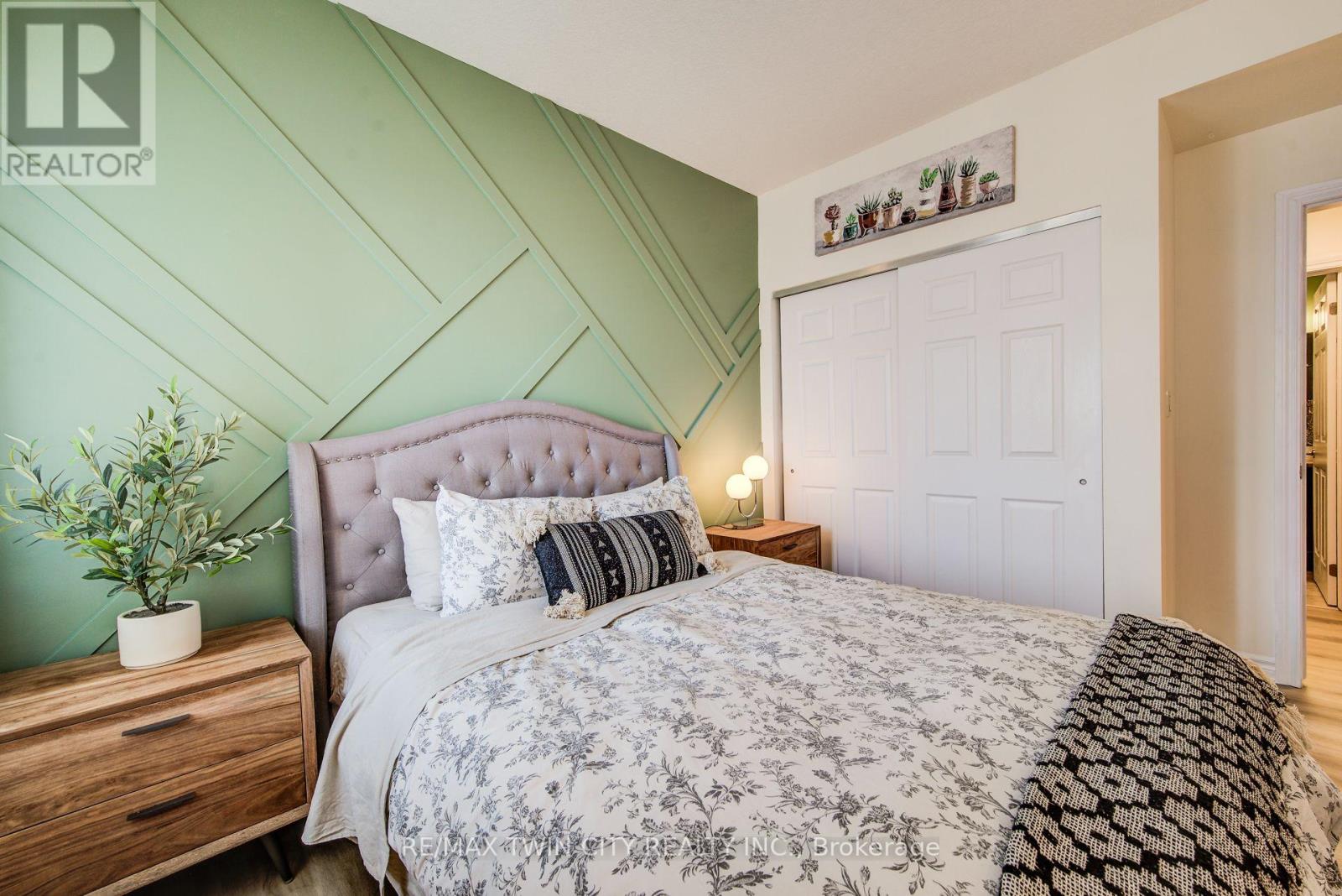 401 - 2 Colonial Drive, Guelph, Ontario  N1L 0K8 - Photo 10 - X12649814