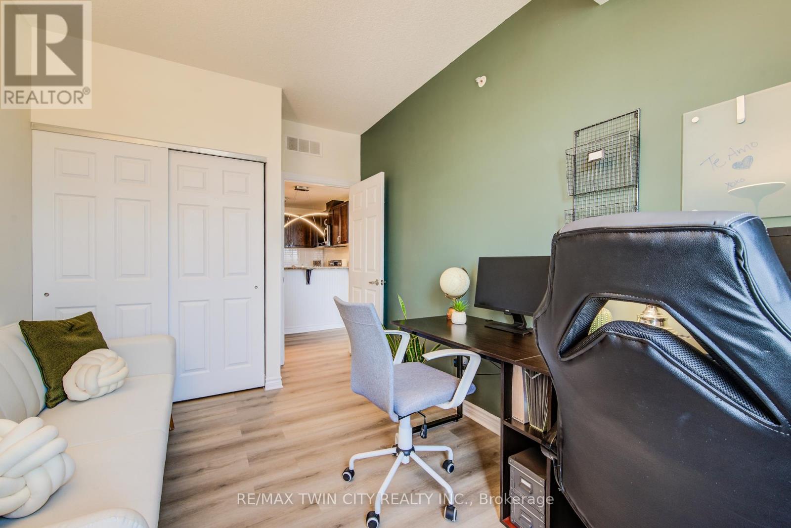 401 - 2 Colonial Drive, Guelph, Ontario  N1L 0K8 - Photo 14 - X12649814