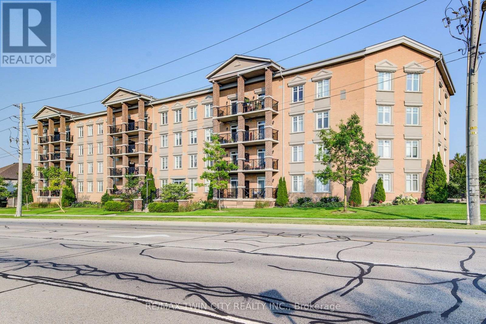 401 - 2 Colonial Drive, Guelph, Ontario  N1L 0K8 - Photo 3 - X12649814