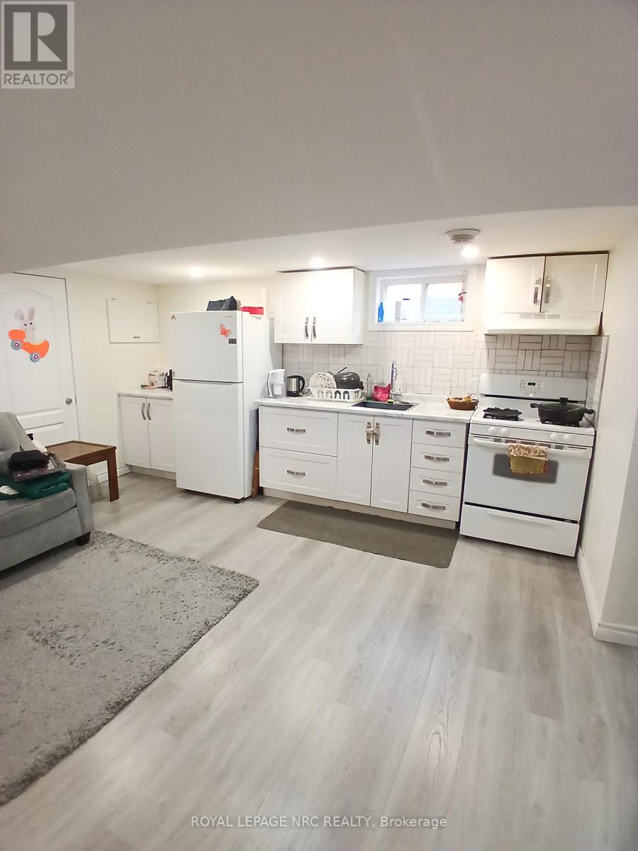 Lower Unit - 6560 Leeming Street, Niagara Falls, Ontario  L2G 1K7 - Photo 3 - X12649824