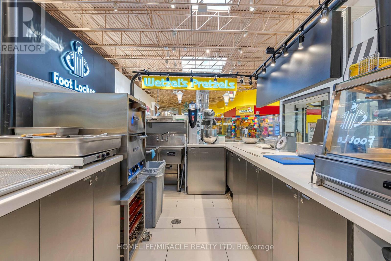 K16 - 1 Bass Pro Mills, Vaughan, Ontario  L4K 5W4 - Photo 3 - N12649834