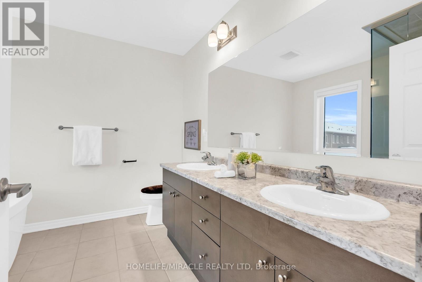 1344 Rose Way, Milton, Ontario  L9E 1M5 - Photo 34 - W12649836