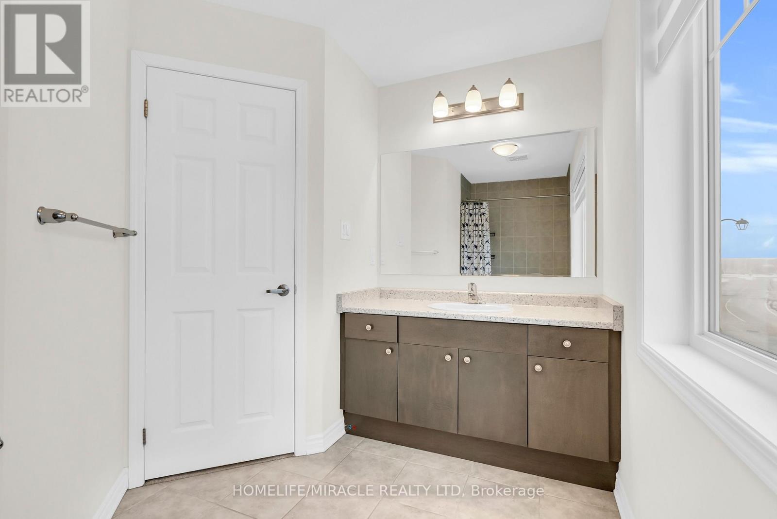 1344 Rose Way, Milton, Ontario  L9E 1M5 - Photo 43 - W12649836