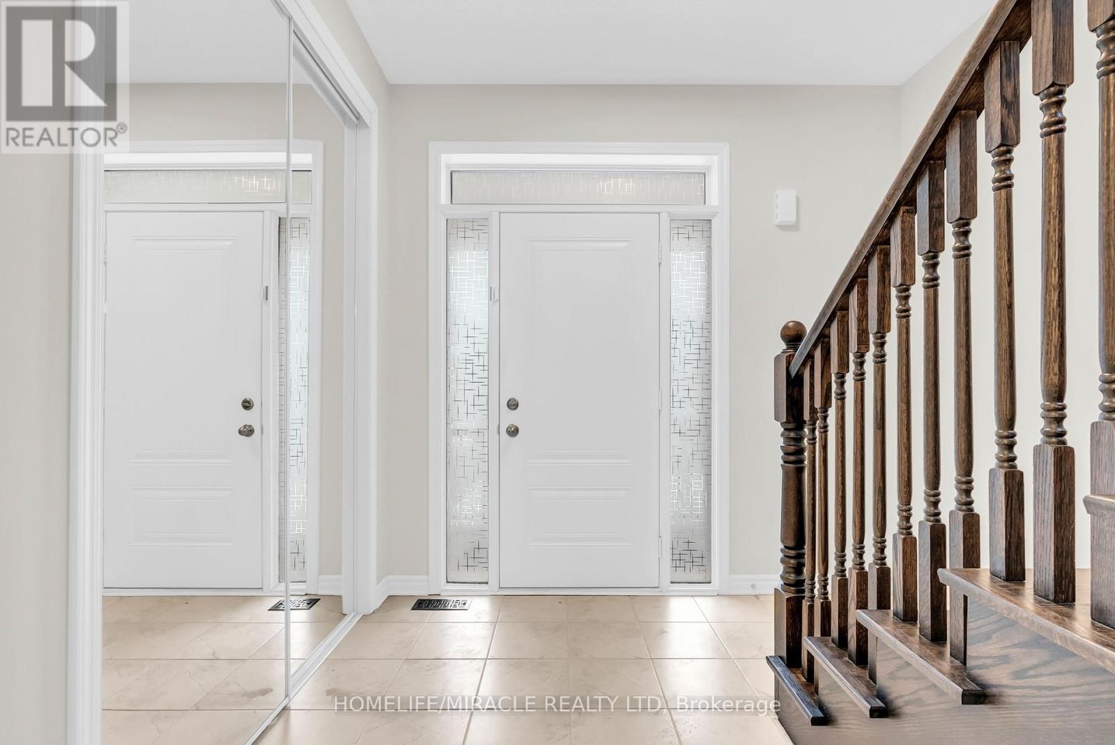 1344 Rose Way, Milton, Ontario  L9E 1M5 - Photo 8 - W12649836