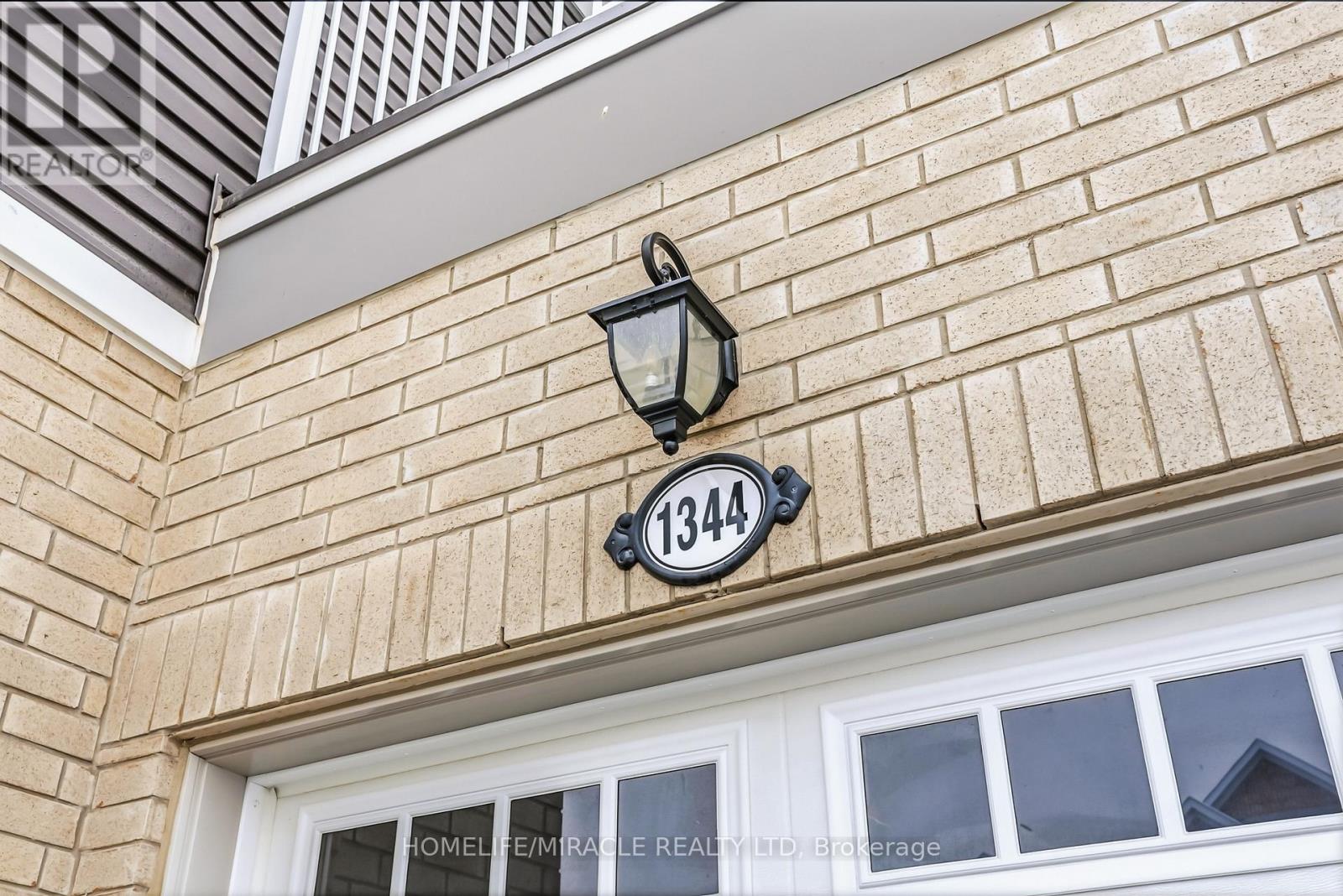 1344 Rose Way, Milton, Ontario  L9E 1M5 - Photo 6 - W12649836