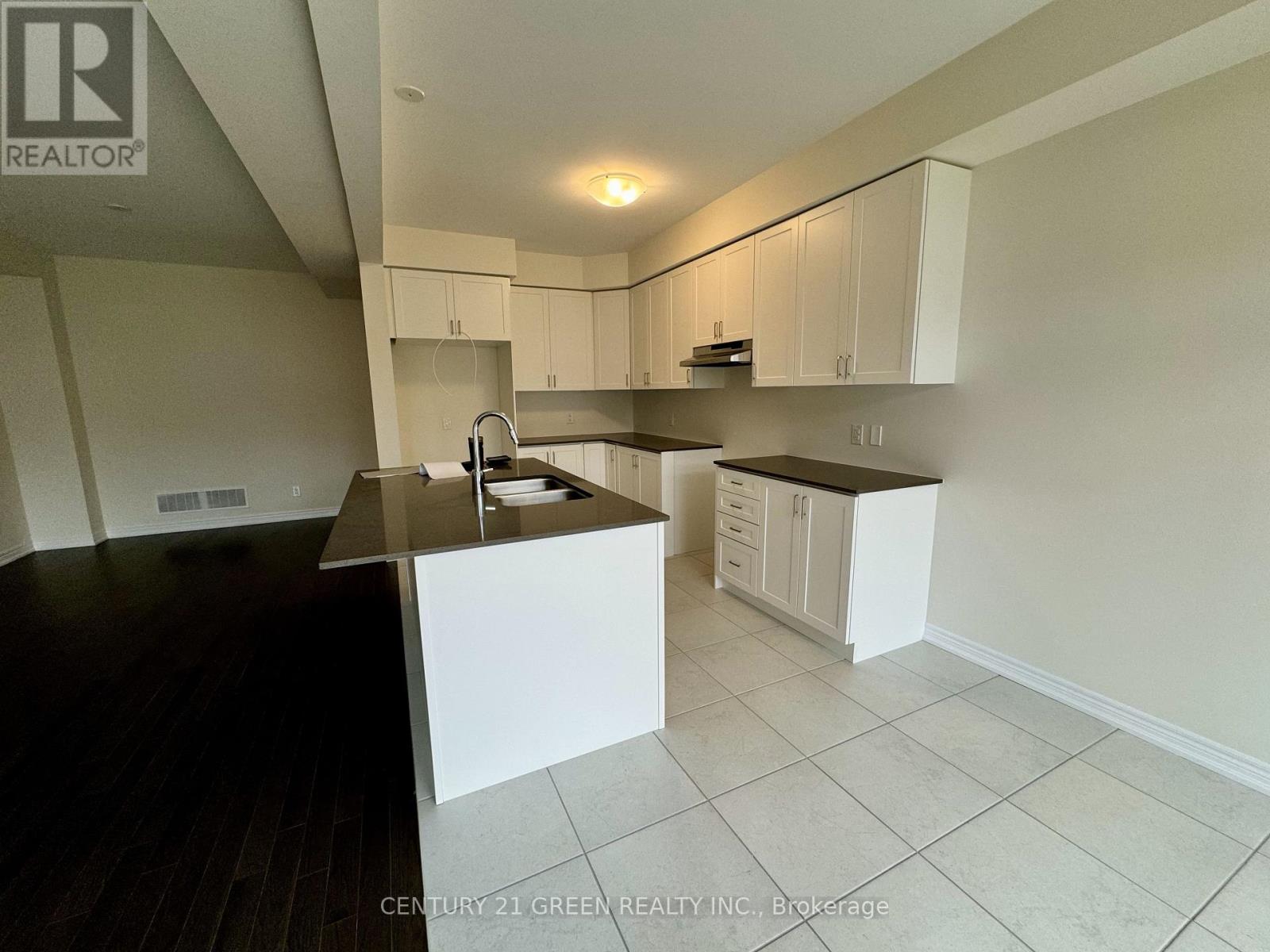 183 Broadacre Drive, Kitchener, Ontario  N2R 0S6 - Photo 15 - X12649846