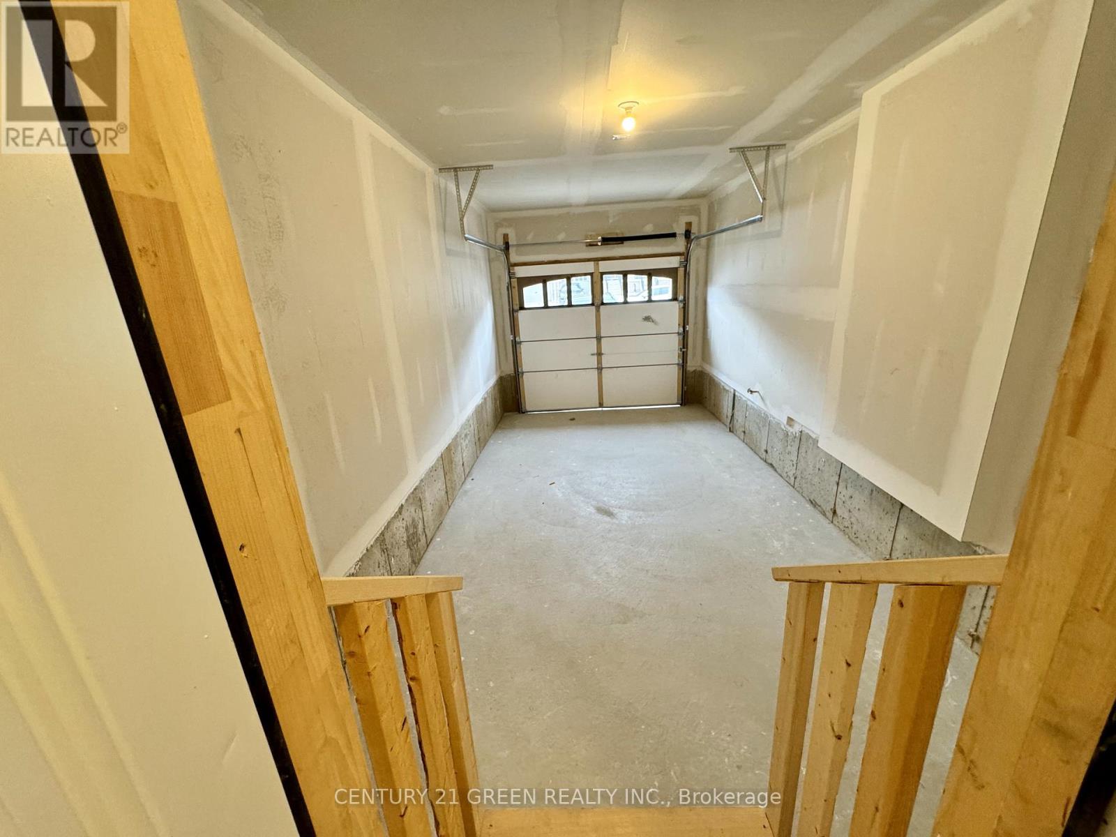 183 Broadacre Drive, Kitchener, Ontario  N2R 0S6 - Photo 9 - X12649846