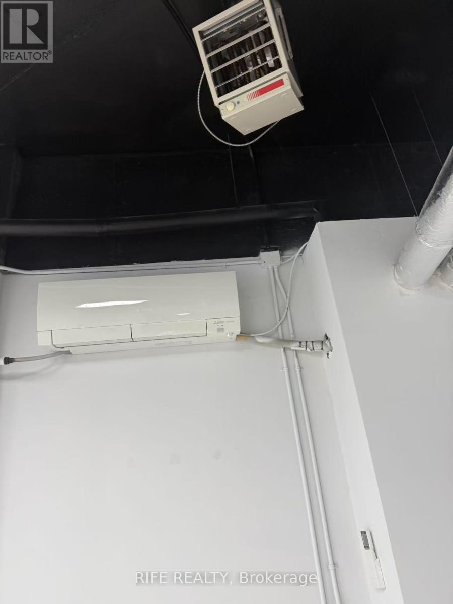 513 - 365 Albert Street, Waterloo, Ontario  N2L 0G6 - Photo 4 - X12649852