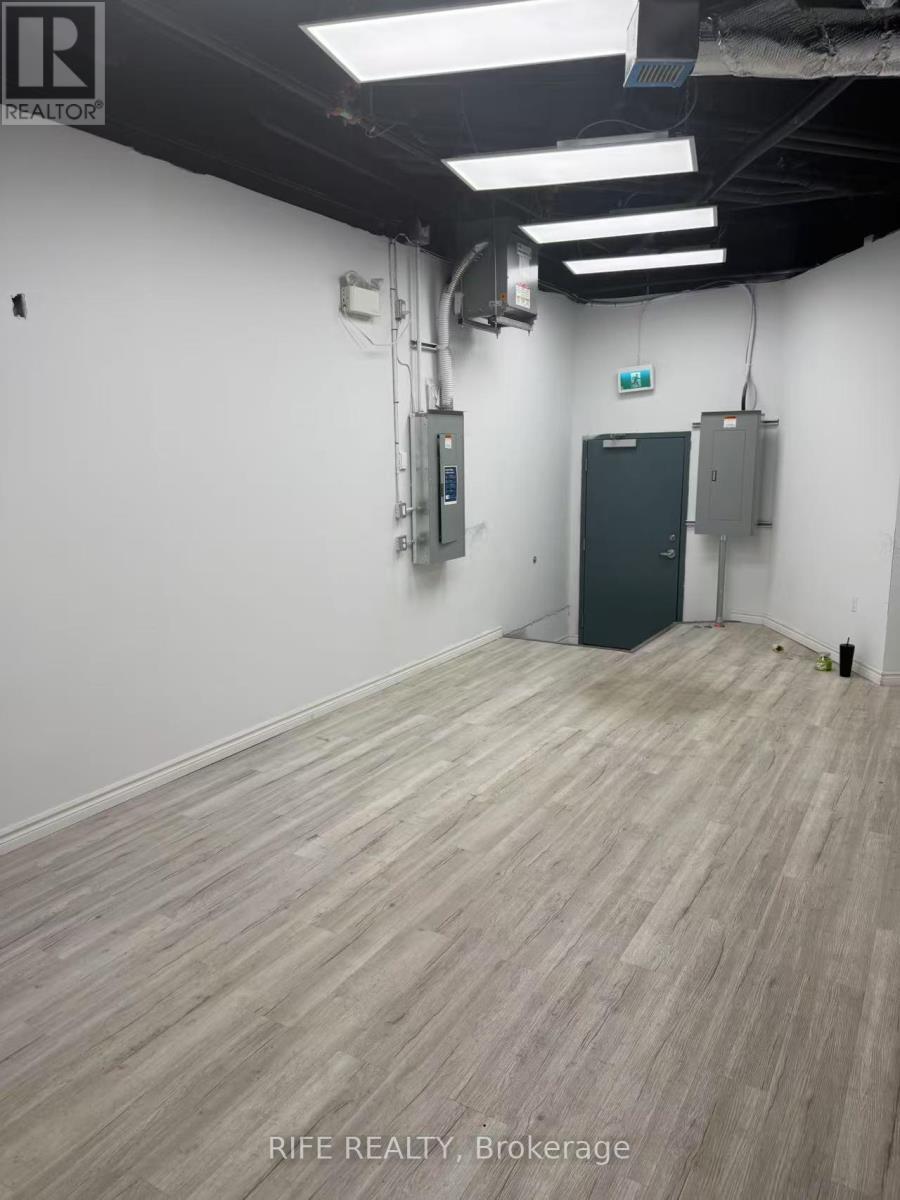 513 - 365 Albert Street, Waterloo, Ontario  N2L 0G6 - Photo 5 - X12649852