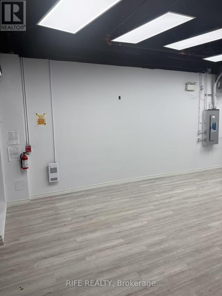 513 - 365 Albert Street, Waterloo, Ontario  N2L 0G6 - Photo 6 - X12649852