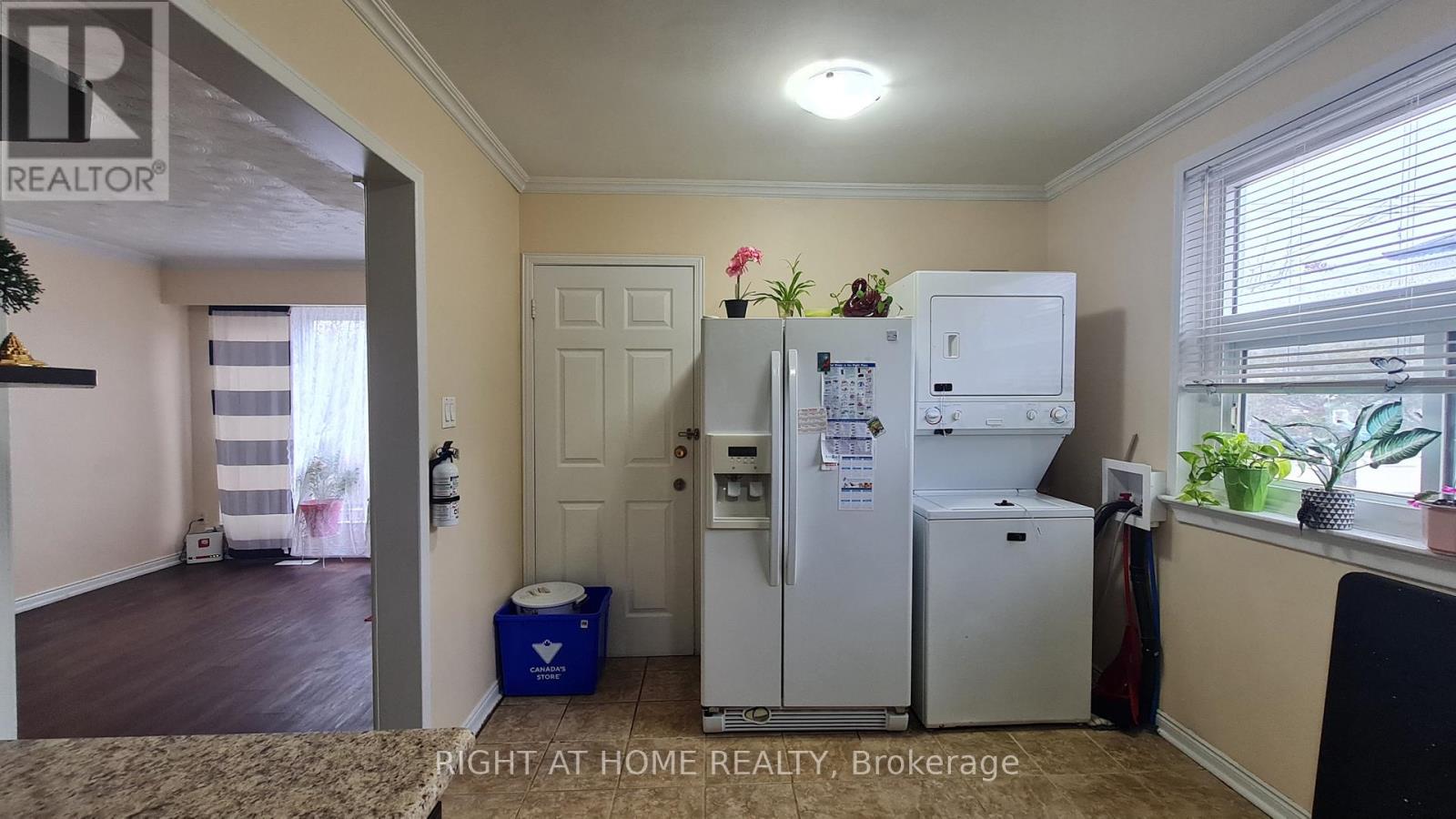 124 Overture Road, Toronto, Ontario  M1E 2W4 - Photo 12 - E12649860