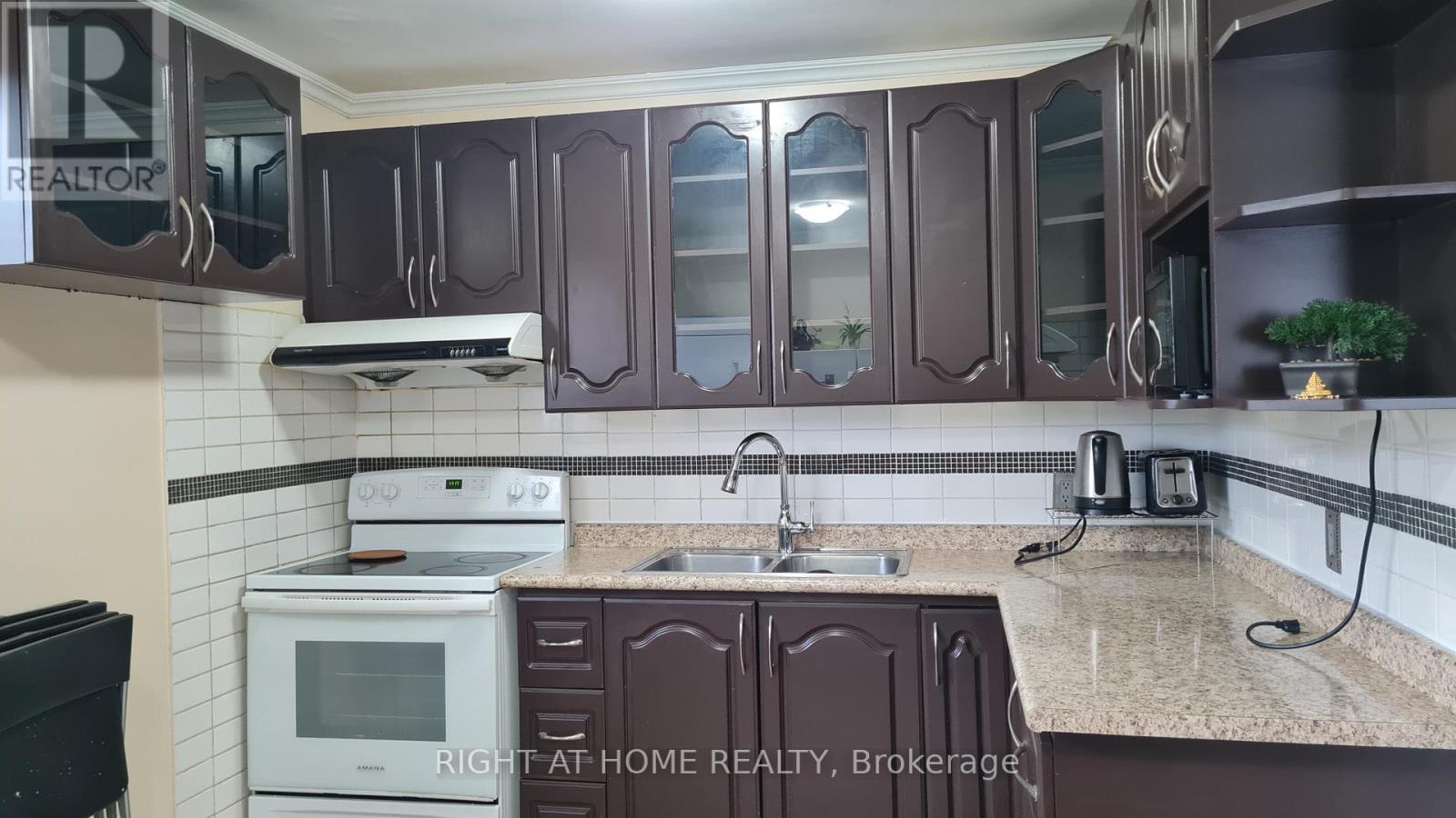 124 Overture Road, Toronto, Ontario  M1E 2W4 - Photo 14 - E12649860