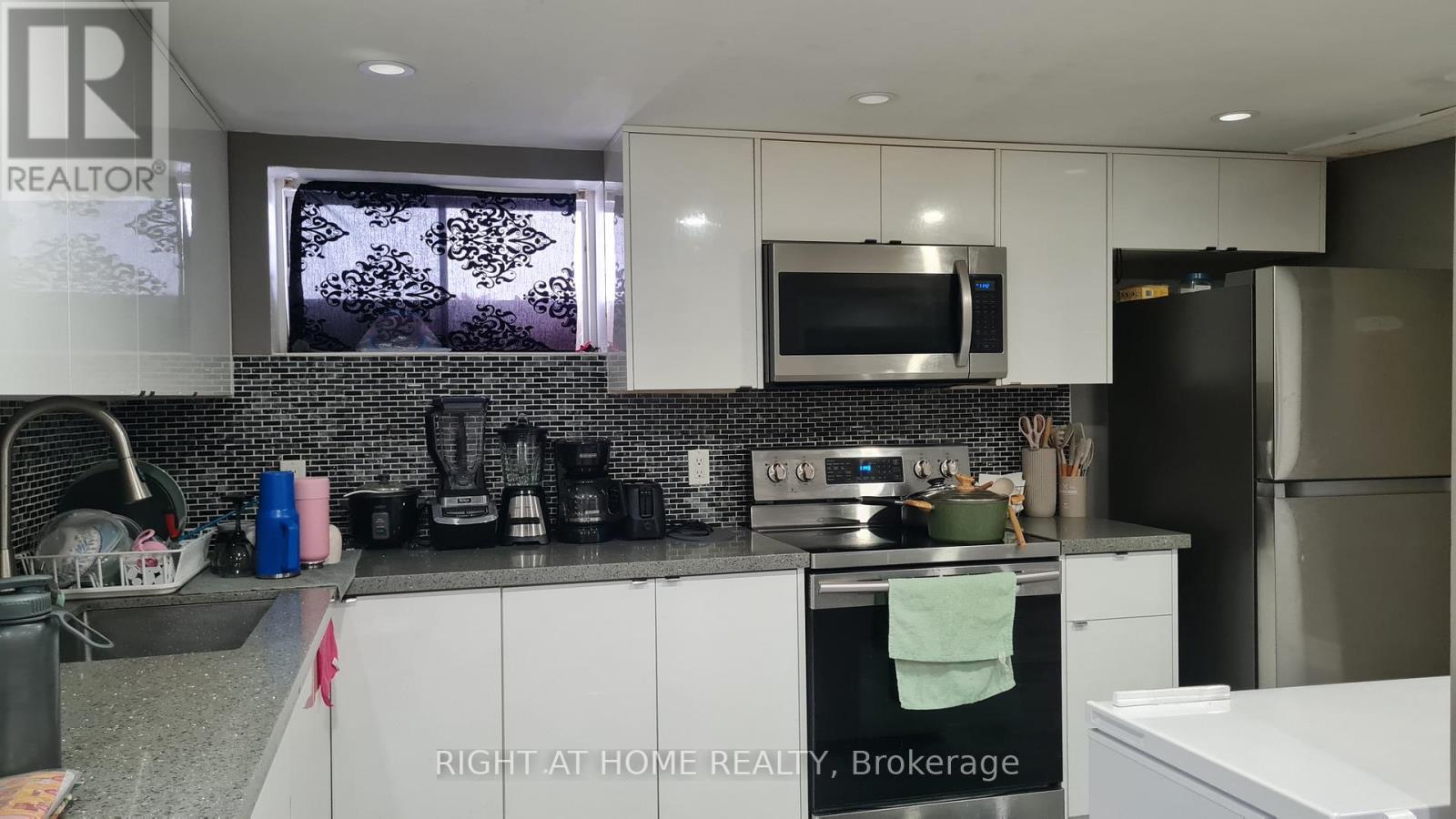 124 Overture Road, Toronto, Ontario  M1E 2W4 - Photo 37 - E12649860