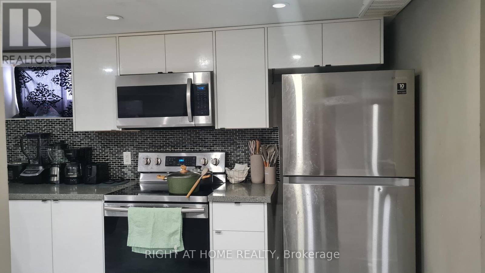 124 Overture Road, Toronto, Ontario  M1E 2W4 - Photo 38 - E12649860