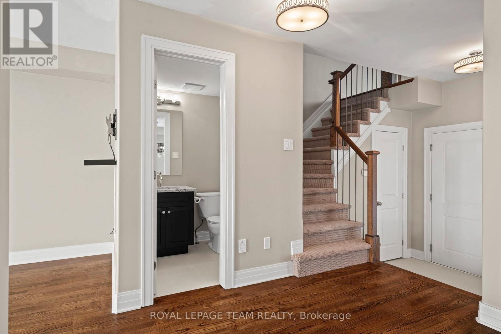 165 Woodhurst Crescent, Ottawa, Ontario  K2S 0T5 - Photo 14 - X12649866