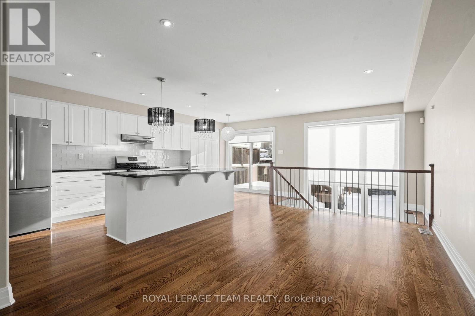 165 Woodhurst Crescent, Ottawa, Ontario  K2S 0T5 - Photo 6 - X12649866