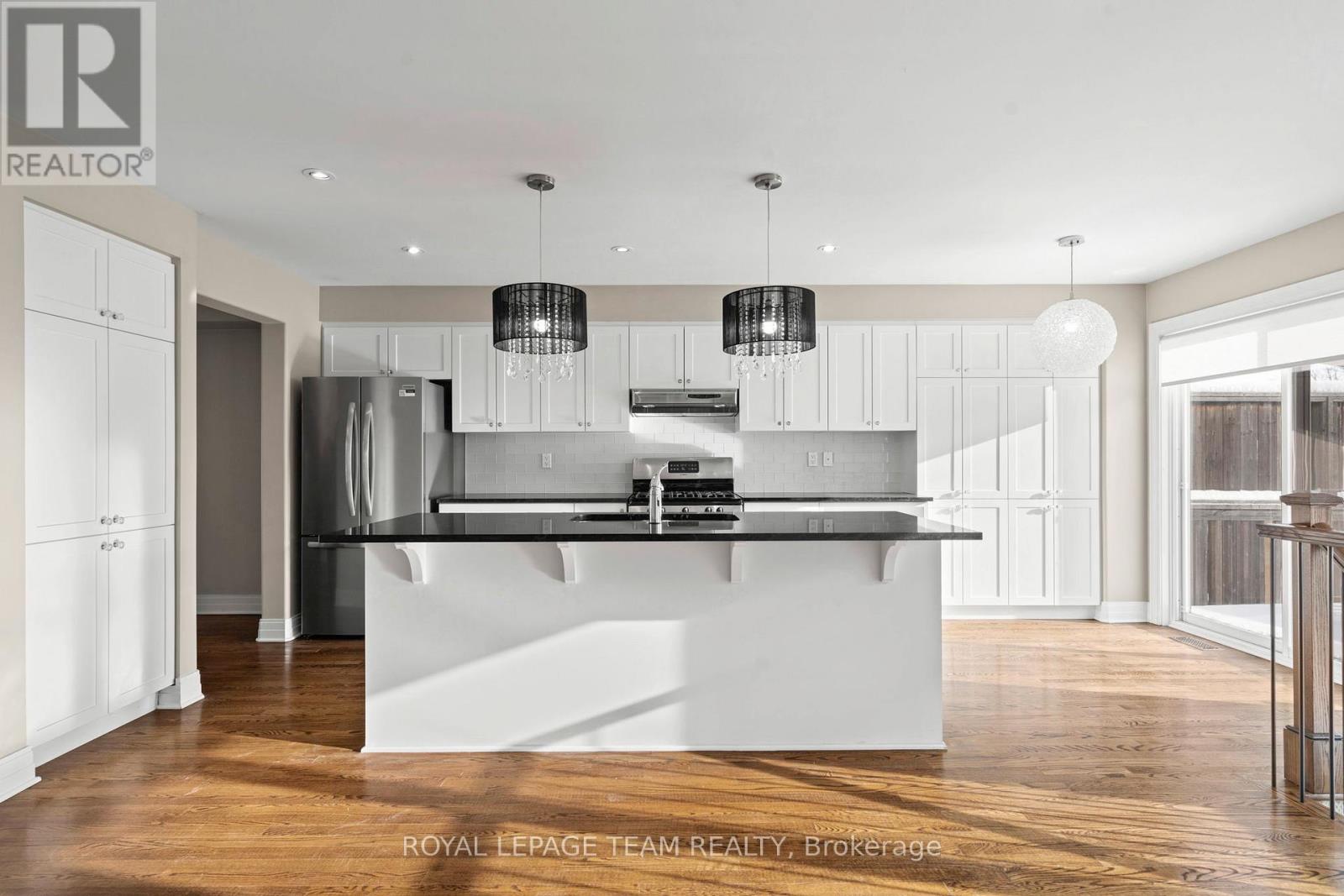 165 Woodhurst Crescent, Ottawa, Ontario  K2S 0T5 - Photo 7 - X12649866