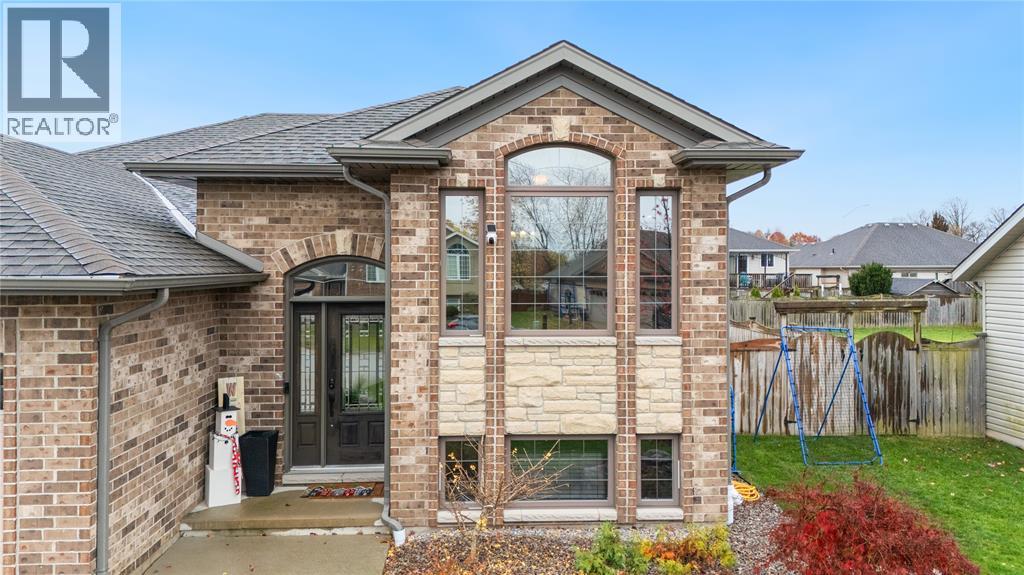 279 Homestretch Drive, St Clair, Ontario  N0N 1G0 - Photo 4 - 25028438