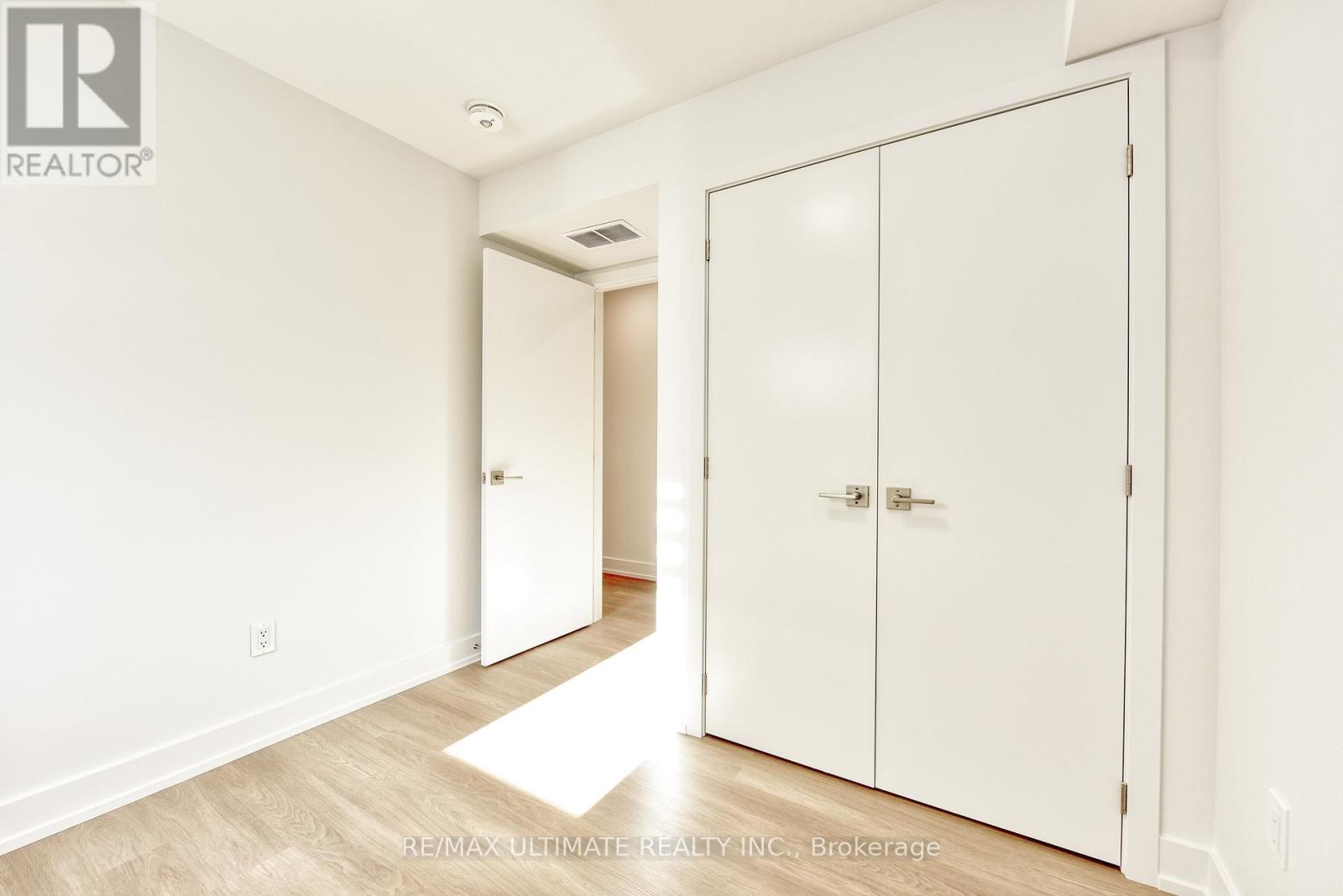 2nd Floor - 385 Mcroberts Avenue, Toronto, Ontario  M6E 4R1 - Photo 10 - W12649870