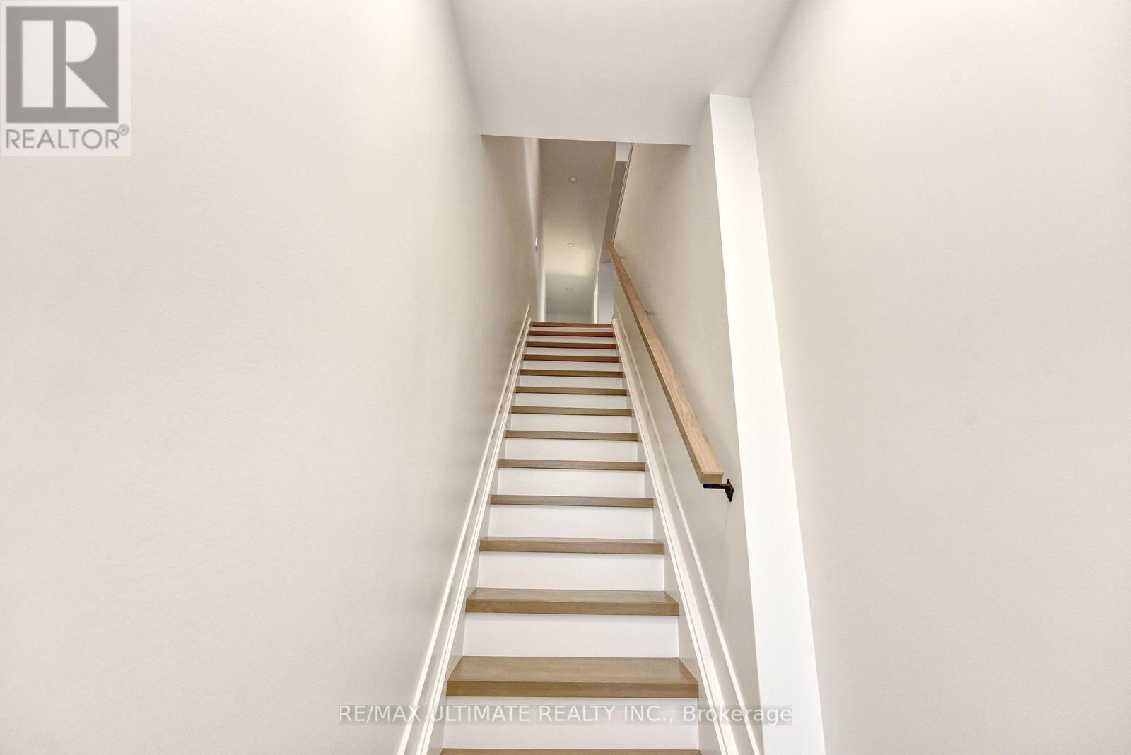 2nd Floor - 385 Mcroberts Avenue, Toronto, Ontario  M6E 4R1 - Photo 13 - W12649870