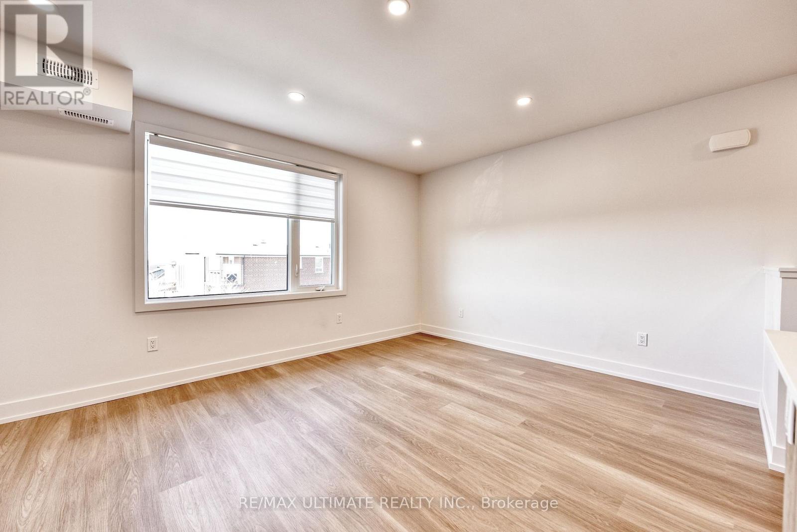 2nd Floor - 385 Mcroberts Avenue, Toronto, Ontario  M6E 4R1 - Photo 6 - W12649870