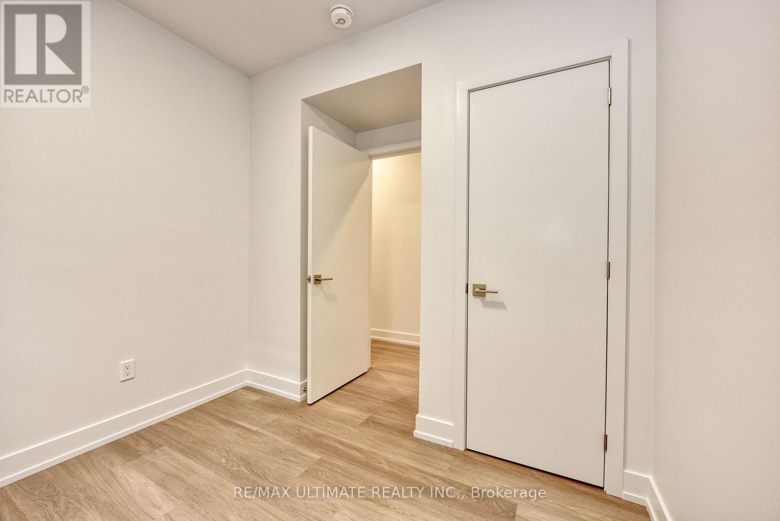 Main Floor - 385 Mcroberts Avenue, Toronto, Ontario  M6E 4R1 - Photo 13 - W12649872