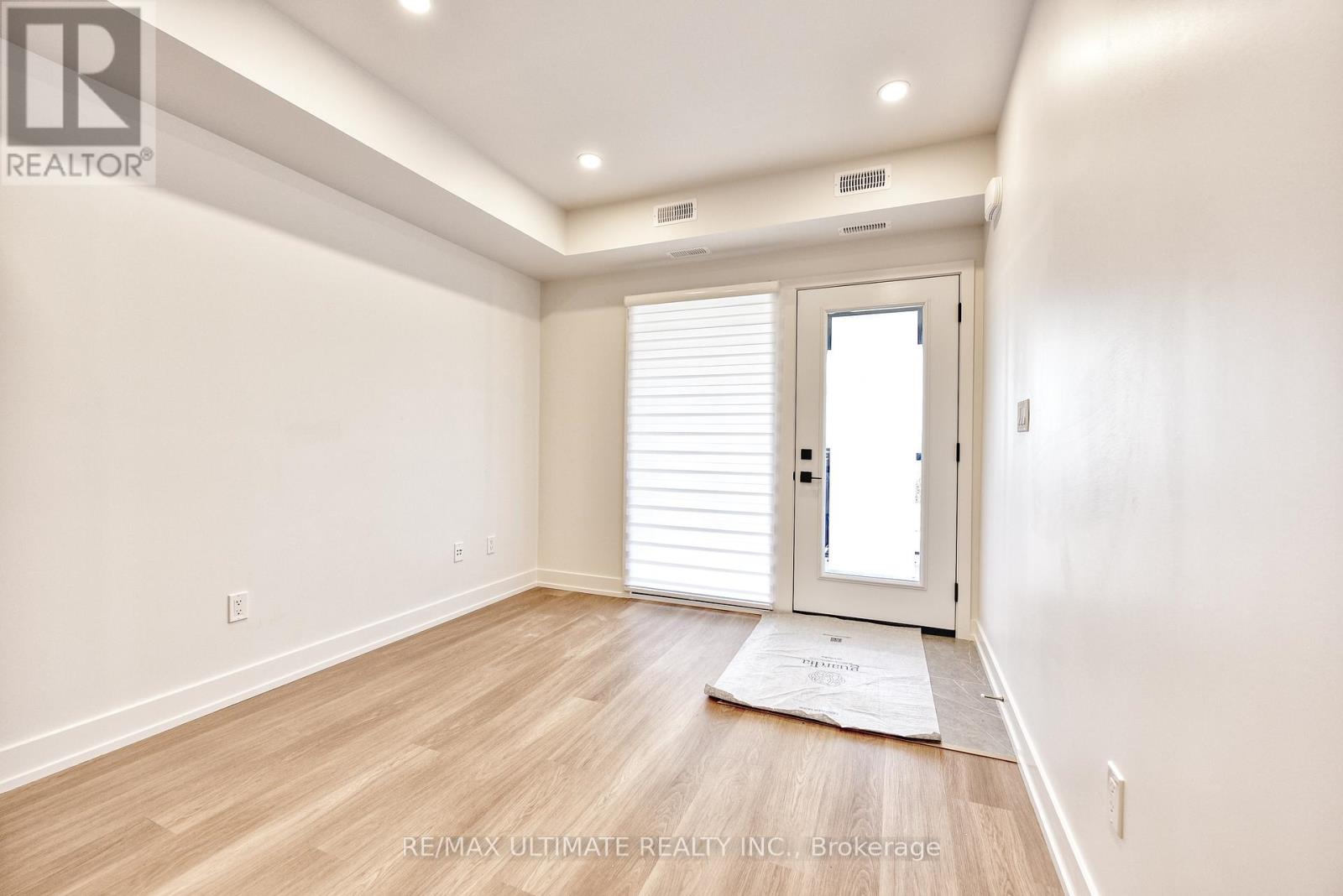 Main Floor - 385 Mcroberts Avenue, Toronto, Ontario  M6E 4R1 - Photo 9 - W12649872