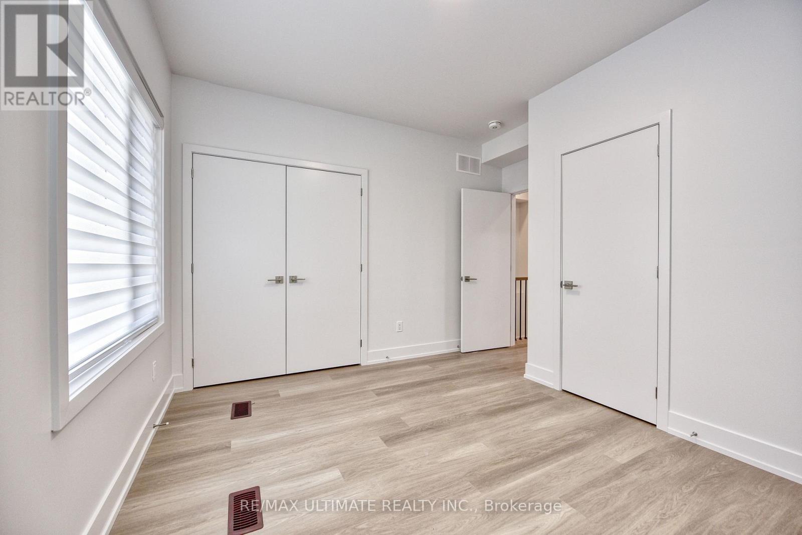 Laneway - 385 Mcroberts Avenue, Toronto, Ontario  M6E 4R1 - Photo 18 - W12649874