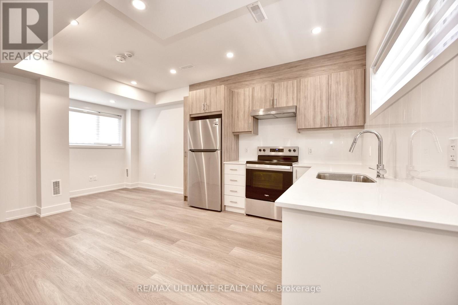 Laneway - 385 Mcroberts Avenue, Toronto, Ontario  M6E 4R1 - Photo 4 - W12649874