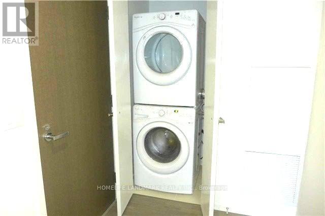 2101 - 1 Bloor Street E, Toronto, Ontario  M4W 1A9 - Photo 14 - C12649878